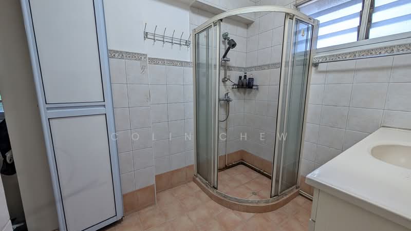 556 Pasir Ris Street 51, 556 Pasir Ris Street 51, 4 Bedrooms, 1,302 sqft, HDB Flat For Sale, by Colin Chew, 500117970 - Bathroom - PropertyGuru.com.sg