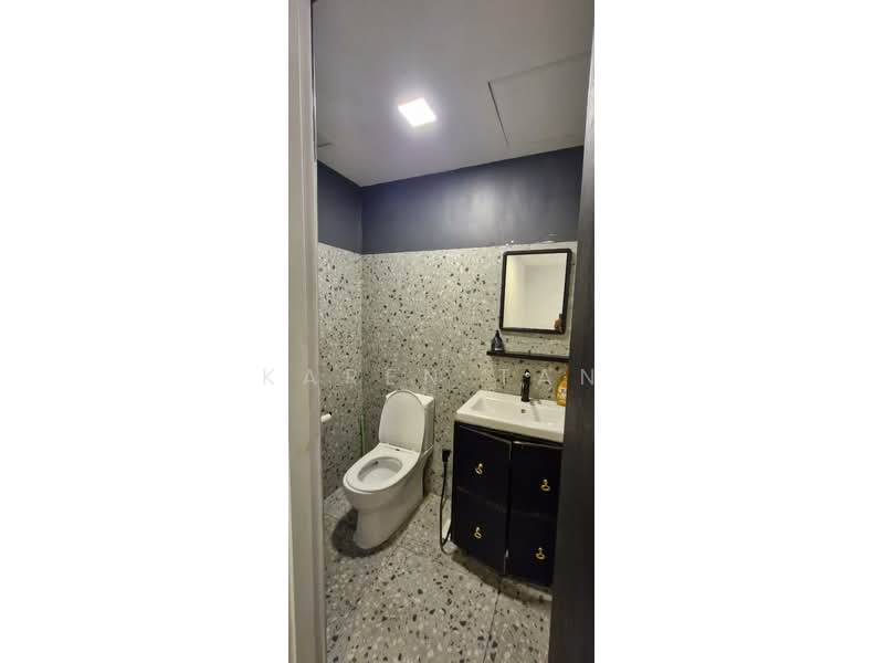 ❤️ Ground floor @ Arab St, , 800 sqft, Shop / Shophouse For Rent, by Karen Tan, 500117974 - Bathroom - CommercialGuru.com.sg