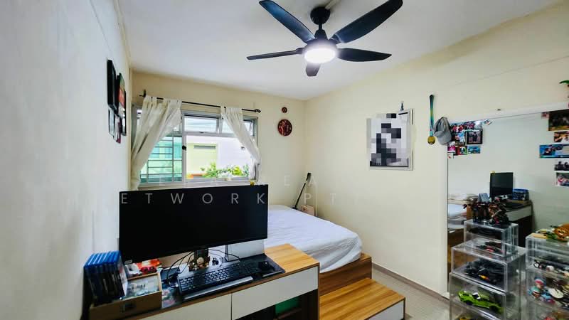 413 Ang Mo Kio Avenue 10, 413 Ang Mo Kio Avenue 10, 3 Bedrooms, 990 sqft, HDB Flat For Sale, by ERA REALTY NETWORK PTE LTD, 500117977 - PropertyGuru.com.sg