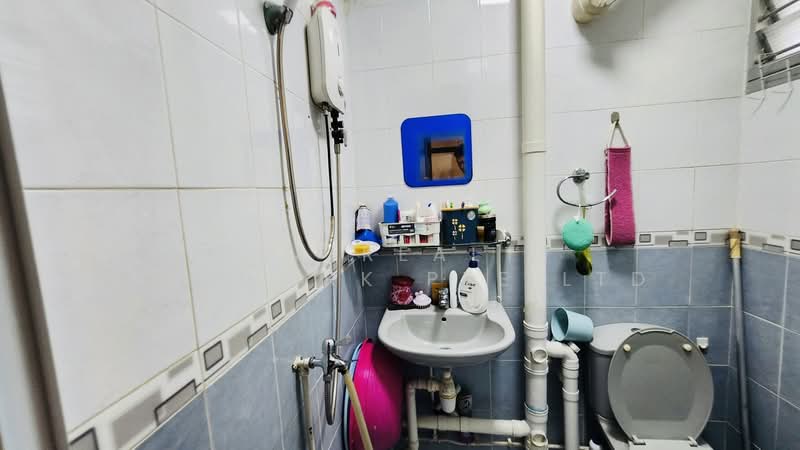 413 Ang Mo Kio Avenue 10, 413 Ang Mo Kio Avenue 10, 3 Bedrooms, 990 sqft, HDB Flat For Sale, by ERA REALTY NETWORK PTE LTD, 500117977 - PropertyGuru.com.sg