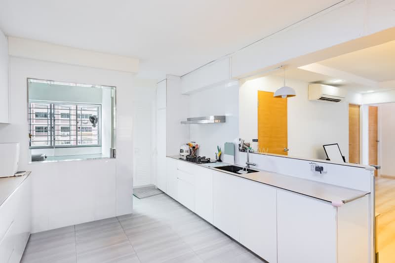 338 Tampines Street 33, 338 Tampines Street 33, 3 Bedrooms, 1,152 sqft, HDB Flat For Sale, by Gracia Ow, 500117978 - Kitchen - PropertyGuru.com.sg