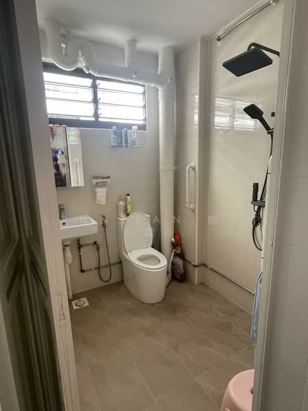 903 Jurong West Street 91, 903 Jurong West Street 91, 4 Bedrooms, 1,313 sqft, HDB Flat For Sale, by Lynn Tan 陈 俏 霖, 500117981 - Bathroom - PropertyGuru.com.sg