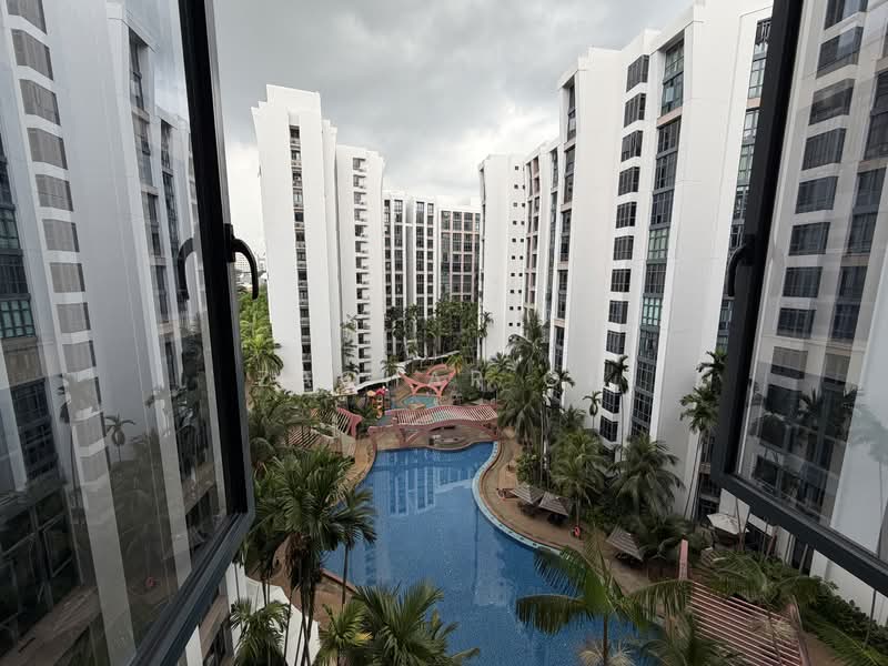 East Meadows, 30 Tanah Merah Kechil Road, 3 Bedrooms, 1,195 sqft, Condominium For Sale, by Zachar Oh, 500117982 - Exterior - PropertyGuru.com.sg