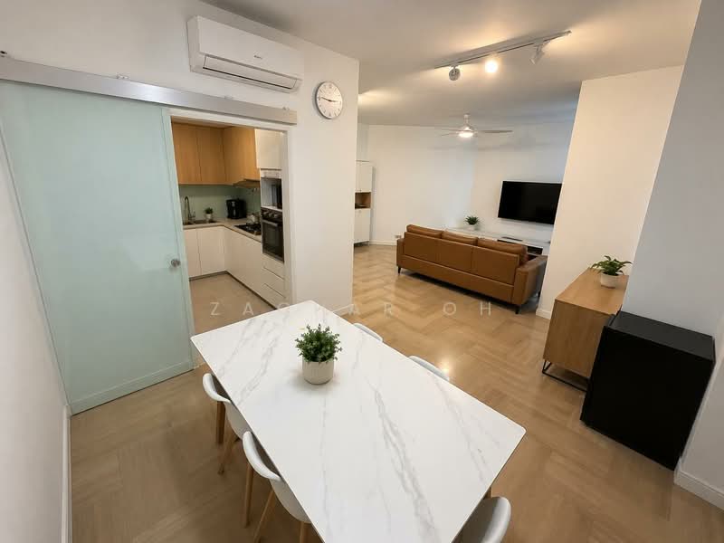 East Meadows, 30 Tanah Merah Kechil Road, 3 Bedrooms, 1,195 sqft, Condominium For Sale, by Zachar Oh, 500117982 - Kitchen - PropertyGuru.com.sg