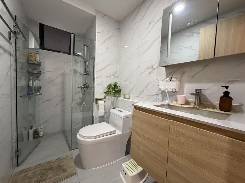 East Meadows, 30 Tanah Merah Kechil Road, 3 Bedrooms, 1,195 sqft, Condominium For Sale, by Zachar Oh, 500117982 - Bathroom - PropertyGuru.com.sg