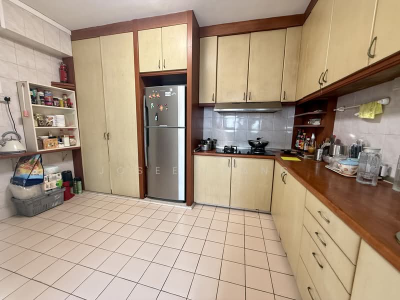 172 Hougang Avenue 1, 172 Hougang Avenue 1, 3 Bedrooms, 1,087 sqft, HDB Flat For Sale, by Josee Phang, 500117992 - Kitchen - PropertyGuru.com.sg