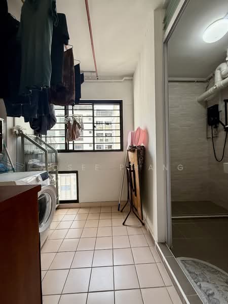 172 Hougang Avenue 1, 172 Hougang Avenue 1, 3 Bedrooms, 1,087 sqft, HDB Flat For Sale, by Josee Phang, 500117992 - Service Balcony - PropertyGuru.com.sg