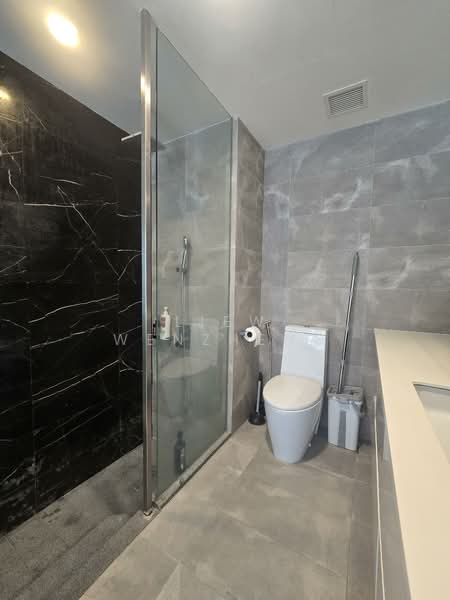 Seastrand, 1 Pasir Ris Link, 1 Bedroom, 570 sqft, Condominium For Sale, by Liew Wenzheng, 500118005 - Bathroom - PropertyGuru.com.sg