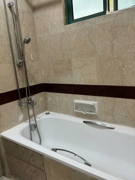 Changi Green, 718 Upper Changi Road East, 2 Bedrooms, 1,005 sqft, Condominium For Rent, by Karen Neo, 500118011 - Bathroom - PropertyGuru.com.sg