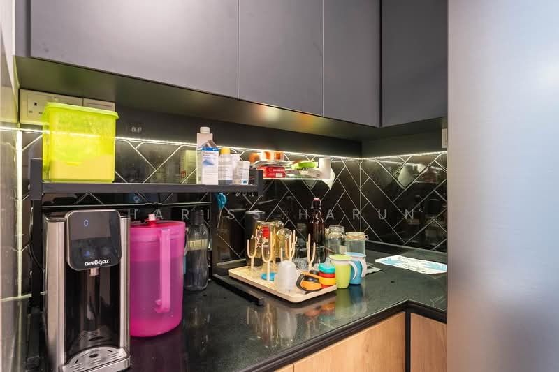 415C Northshore Drive, 415C Northshore Drive, 3 Bedrooms, 1,011 sqft, HDB Flat For Sale, by Hariss Harun, 500118015 - Kitchen - PropertyGuru.com.sg