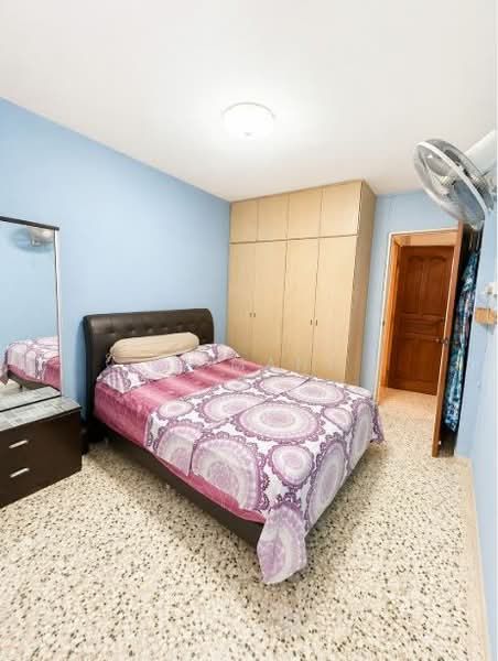 23 Hougang Avenue 3, 23 Hougang Avenue 3, 2 Bedrooms, 786 sqft, HDB Flat For Sale, by R. Mani, 500118019 - Bedroom - PropertyGuru.com.sg