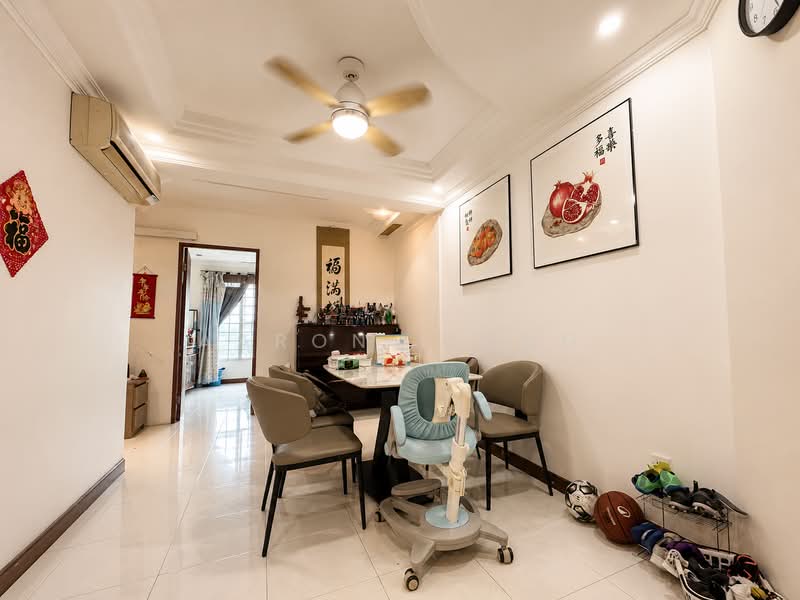 Melville Park, 18 Simei Street 1, 2 Bedrooms, 936 sqft, Apartment For Sale, by Aaron Liong, 500118023 - Dining Room - PropertyGuru.com.sg
