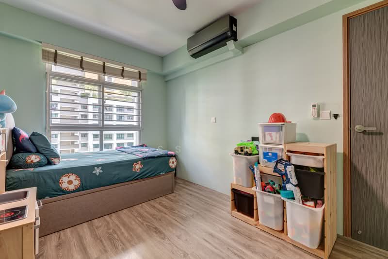 409D Northshore Drive, 409D Northshore Drive, 3 Bedrooms, 1,205 sqft, HDB Flat For Sale, by Hariss Harun, 500118025 - Bedroom - PropertyGuru.com.sg