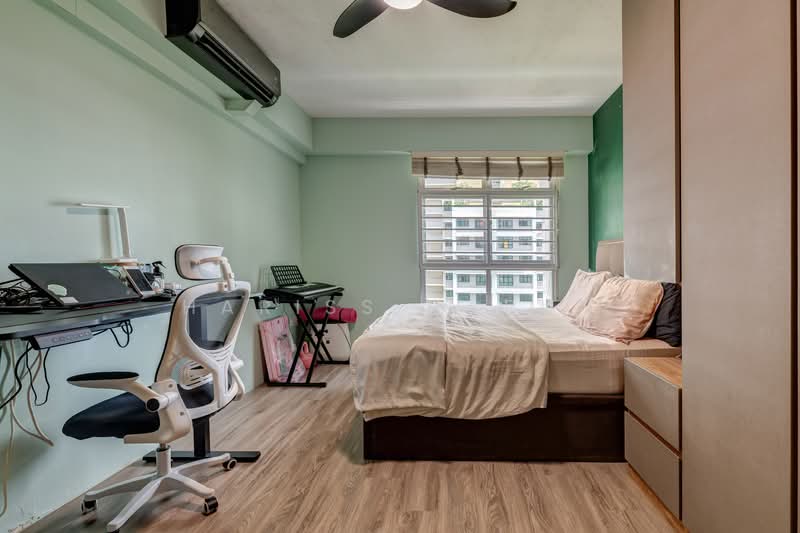 409D Northshore Drive, 409D Northshore Drive, 3 Bedrooms, 1,205 sqft, HDB Flat For Sale, by Hariss Harun, 500118025 - Bedroom - PropertyGuru.com.sg