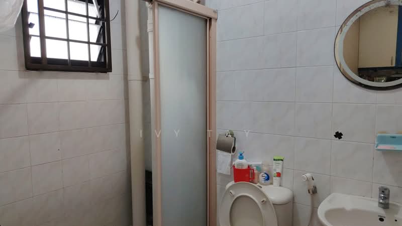 663A Jurong West Street 65, 663A Jurong West Street 65, 3 Bedrooms, 1,184 sqft, HDB Flat For Sale, by Ivy Tay, 500118026 - Bathroom - PropertyGuru.com.sg