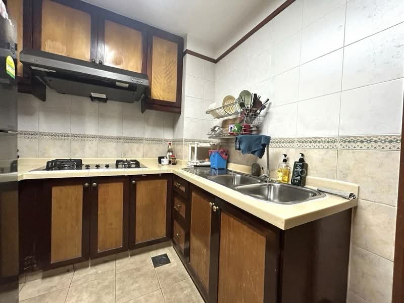 High Oak Condo, 11 Toh Tuck Road, 3 Bedrooms, 1,163 sqft, Condominium For Sale, by Josephine Teo, 500118031 - Kitchen - PropertyGuru.com.sg