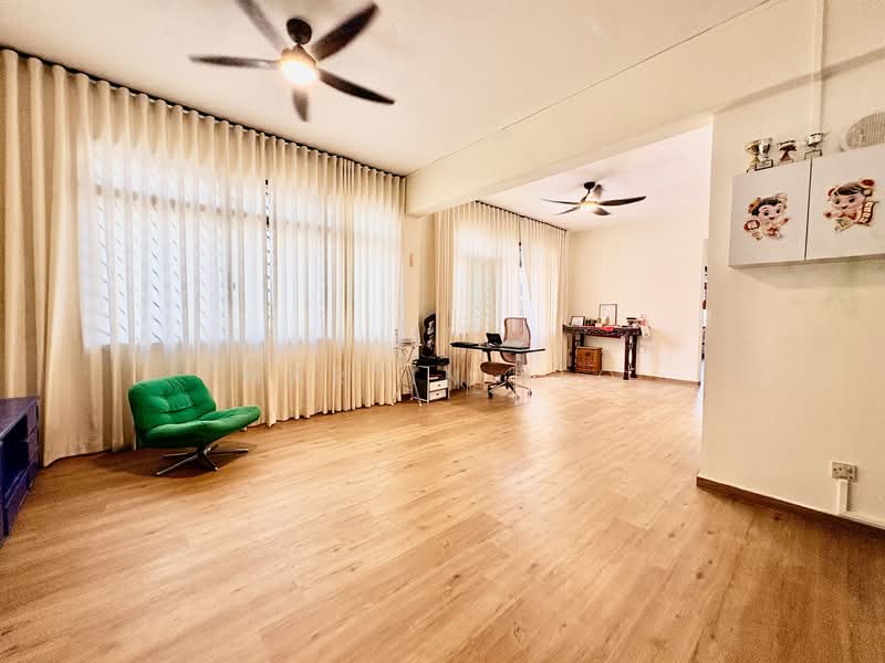 East Coast Road | 999yrs | Huge 1485sf 3BR 2Bath | Only $13xx psf | Rare Walk-Up Lv2 | Siglap, , 3 Bedrooms, 1,485 sqft, Walk-up Apartment For Sale, by Martin Yeo, 500118049 - PropertyGuru.com.sg