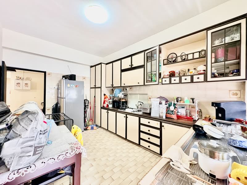 East Coast Road | 999yrs | Huge 1485sf 3BR 2Bath | Only $13xx psf | Rare Walk-Up Lv2 | Siglap, , 3 Bedrooms, 1,485 sqft, Walk-up Apartment For Sale, by Martin Yeo, 500118049 - PropertyGuru.com.sg
