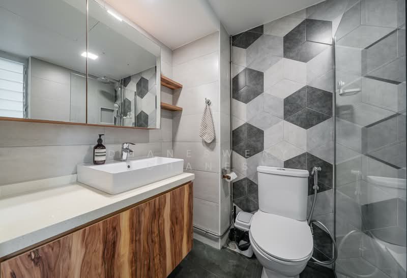 Maysprings, 6 Petir Road, 2 Bedrooms, 915 sqft, Apartment For Sale, by Dhaneswery (Dhanes), 500118073 - Bathroom - PropertyGuru.com.sg