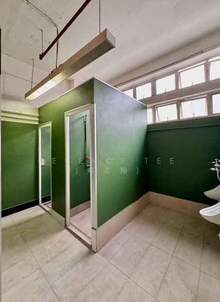 Kb Industrial Building, 10 Kaki Bukit Road 1, 4,542 sqft, Factory / Workshop (B2) For Sale, by Terence Tee (郑志翔), 500118076 - Bathroom - CommercialGuru.com.sg
