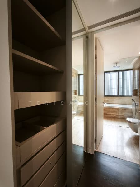 Lloyd SixtyFive, 65 Lloyd Road, 3 Bedrooms, 2,422 sqft, Condominium For Rent, by Terisa Ong, 500118077 - Walk-in Wardrobe  - PropertyGuru.com.sg