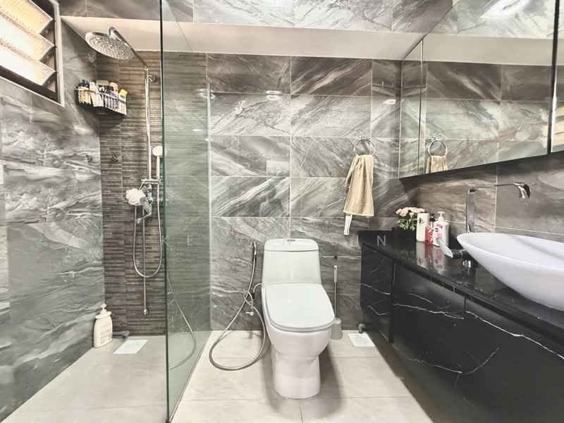 77A Redhill Road, 77A Redhill Road, 3 Bedrooms, 1,238 sqft, HDB Flat For Sale, by Kelvin Sin, 500118080 - Bathroom - PropertyGuru.com.sg