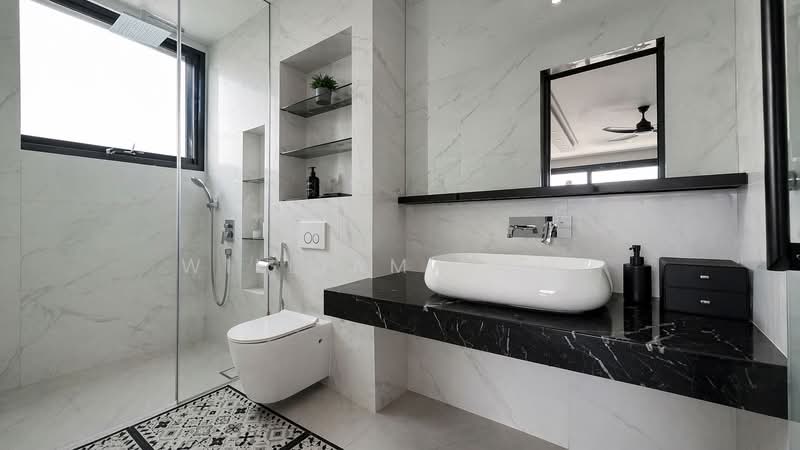 Modern 3.5 Storey Landed with Lift & Pool along Jln Kemuning. Walk to the MRT, bus, and mall, Jalan Salang / Jalan Malu-Malu / Jalan Kemuning, 10+ Bedrooms, 9,343 sqft, Semi-Detached House For Sale, by William Hong, 500118084 - Bathroom - PropertyGuru.com.sg