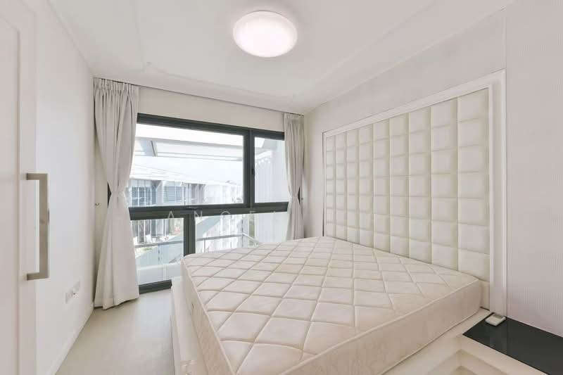 The Lakefront Residences, 46 Lakeside Drive, 3 Bedrooms, 2,099 sqft, Condominium For Sale, by Angel Luo, 500118119 - Master Bedroom - PropertyGuru.com.sg