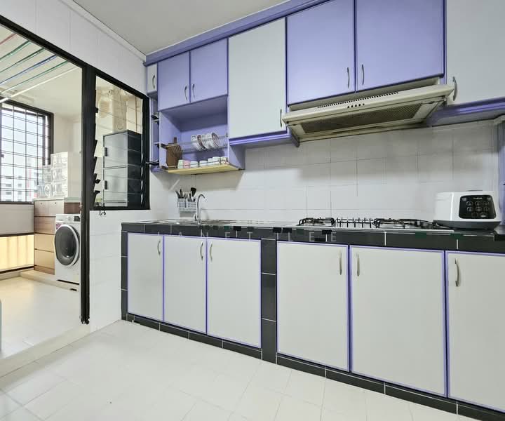 923 Hougang Avenue 9, 923 Hougang Avenue 9, 3 Bedrooms, 1,076 sqft, HDB Flat For Sale, by Janet Lee, 500118126 - Kitchen - PropertyGuru.com.sg
