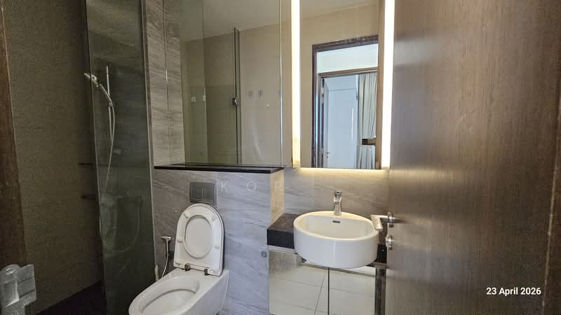 Kallang Riverside, 51 Kampong Bugis, 2 Bedrooms, 1,033 sqft, Condominium For Sale, by Kor ., 500118136 - Bathroom - PropertyGuru.com.sg
