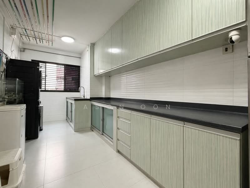 658 Hougang Avenue 8, 658 Hougang Avenue 8, 3 Bedrooms, 1,108 sqft, HDB Flat For Sale, by Jason Oon, 500118145 - Kitchen - PropertyGuru.com.sg