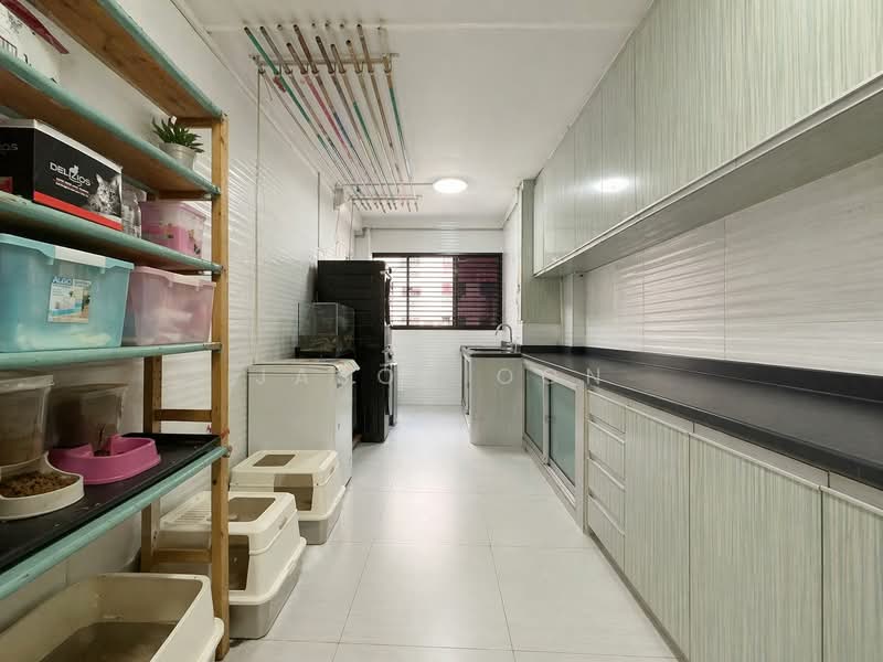 658 Hougang Avenue 8, 658 Hougang Avenue 8, 3 Bedrooms, 1,108 sqft, HDB Flat For Sale, by Jason Oon, 500118145 - Kitchen - PropertyGuru.com.sg