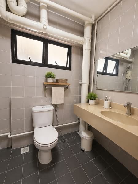 681A Woodlands Drive 62, 681A Woodlands Drive 62, 3 Bedrooms, 1,119 sqft, HDB Flat For Sale, by Roy Yeo, 500118148 - Bathroom - PropertyGuru.com.sg