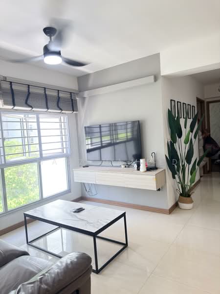 409C Northshore Drive, 409C Northshore Drive, 3 Bedrooms, 1,012 sqft, HDB Flat For Sale, by Masz Hameed, 500118149 - Living Room - PropertyGuru.com.sg