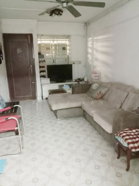 418 Ang Mo Kio Avenue 10, 418 Ang Mo Kio Avenue 10, Room Rental, 100 sqft, HDB Flat For Rent, by Kenny Kan, 500118152 - Living Room - PropertyGuru.com.sg