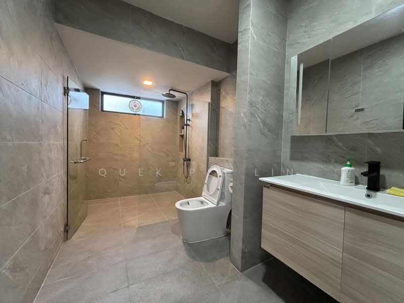 East Coast Avenue, East Coast Ave, 5 Bedrooms, 3,940 sqft, Corner Terrace For Rent, by Quek Pei Lin, 500118159 - Bathroom - PropertyGuru.com.sg