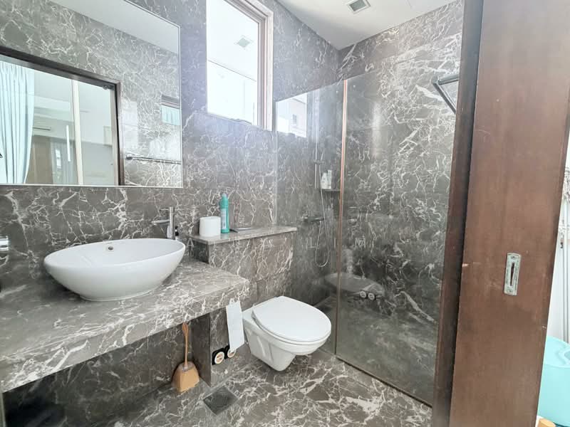 Newly Renovated 2 Storey Landed For Rent, Lifestyle Living, , 4 Bedrooms, 2,350 sqft, Terraced House For Rent, by Aela Lim, 500118174 - Bathroom - PropertyGuru.com.sg