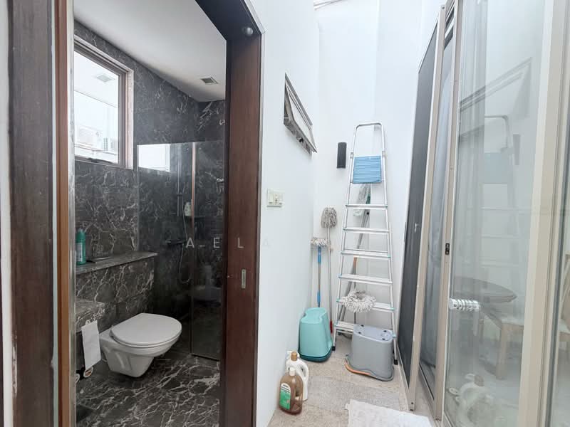 Newly Renovated 2 Storey Landed For Rent, Lifestyle Living, , 4 Bedrooms, 2,350 sqft, Terraced House For Rent, by Aela Lim, 500118174 - Bathroom - PropertyGuru.com.sg