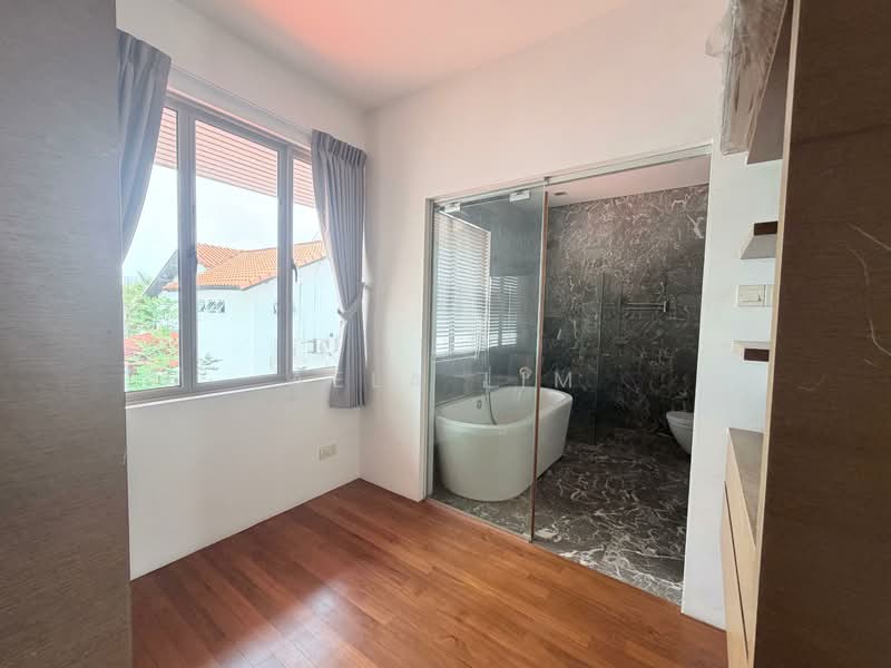 Newly Renovated 2 Storey Landed For Rent, Lifestyle Living, , 4 Bedrooms, 2,350 sqft, Terraced House For Rent, by Aela Lim, 500118174 - Bathroom - PropertyGuru.com.sg