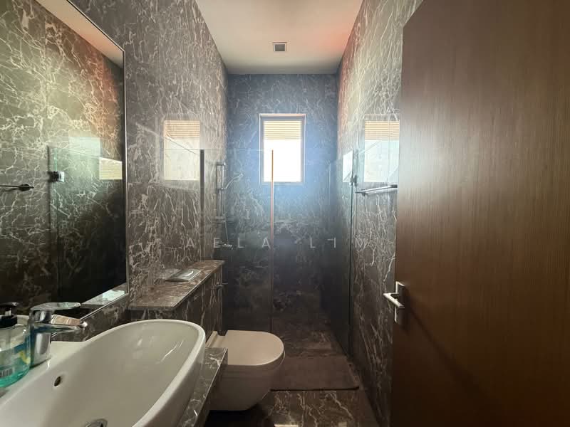 Newly Renovated 2 Storey Landed For Rent, Lifestyle Living, , 4 Bedrooms, 2,350 sqft, Terraced House For Rent, by Aela Lim, 500118174 - Bathroom - PropertyGuru.com.sg