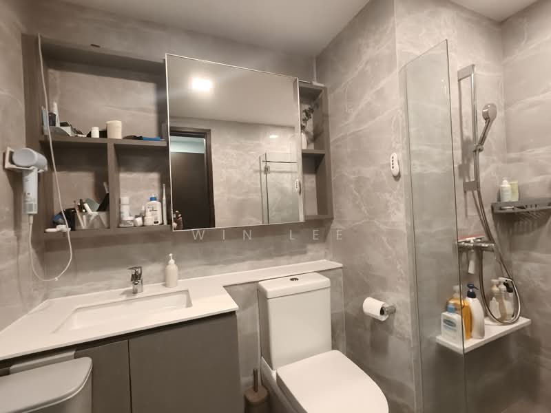 The Brownstone, 158 Canberra Drive, 3 Bedrooms, 915 sqft, Executive Condominium For Rent, by Win Lee, 500118181 - Bathroom - PropertyGuru.com.sg