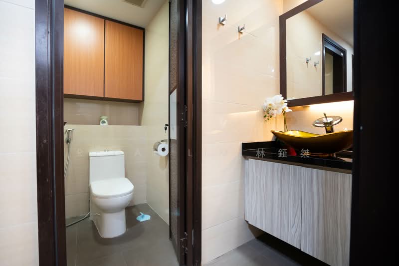 Regent Heights, 52 Bukit Batok East Avenue 5, 5 Bedrooms, 2,594 sqft, Condominium For Sale, by Regan Lim 林鉦桀, 500118182 - Bathroom - PropertyGuru.com.sg