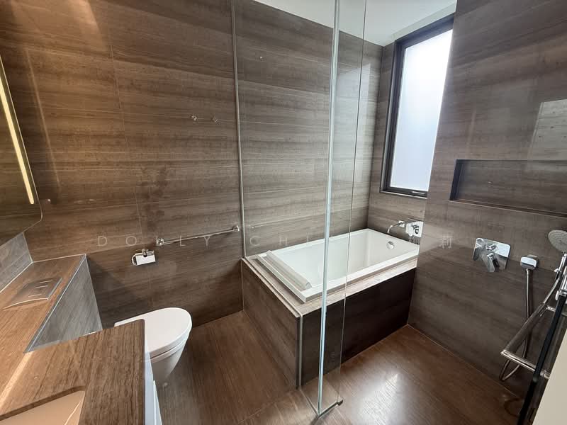 Lloyd SixtyFive, 65 Lloyd Road, 3 Bedrooms, 3,638 sqft, Condominium For Rent, by Dolly Chia 谢梅莉, 500118183 - Bathroom - PropertyGuru.com.sg