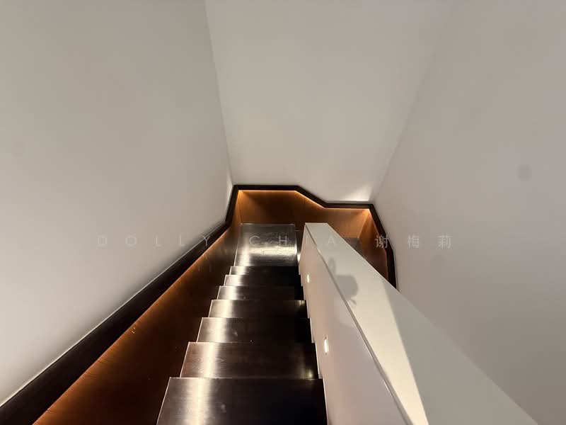 For Rent - Lloyd SixtyFive