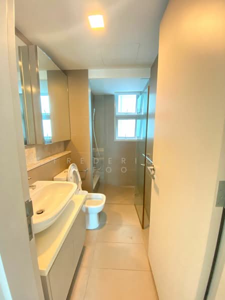 Optima @ Tanah Merah, 78 Tanah Merah Kechil Avenue, 3 Bedrooms, 1,001 sqft, Apartment For Rent, by Frederick Foo, 500118193 - Bathroom - PropertyGuru.com.sg