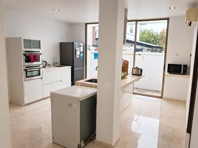 For Rent - EAST COAST | SIGLAP PARK 2 STOREY WELL RENOVATED