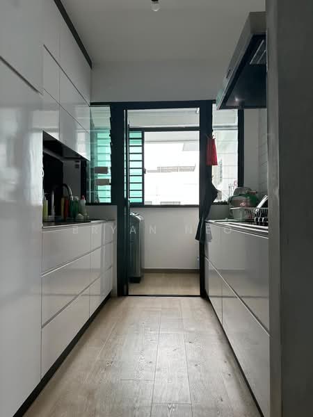 335C Yishun Riverwalk, 335C Yishun Street 31, 4 Bedrooms, 1,206 sqft, HDB Flat For Sale, by Bryan Neo, 500118201 - Kitchen - PropertyGuru.com.sg