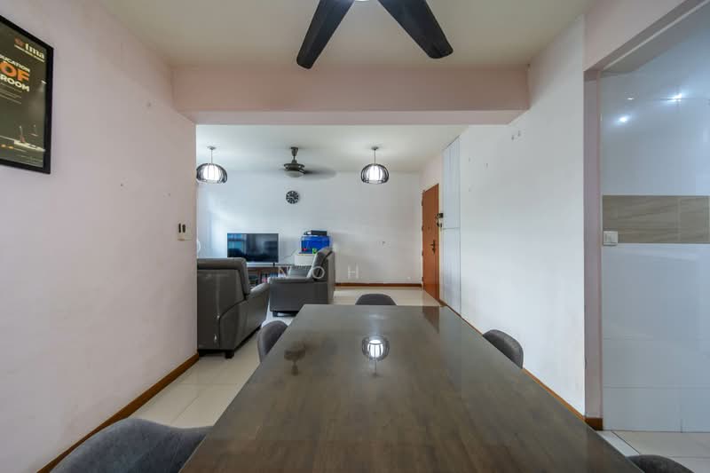 502A Yishun Street 51, 502A Yishun Street 51, 3 Bedrooms, 990 sqft, HDB Flat For Sale, by Noh ., 500118212 - Dining / Living Room - PropertyGuru.com.sg
