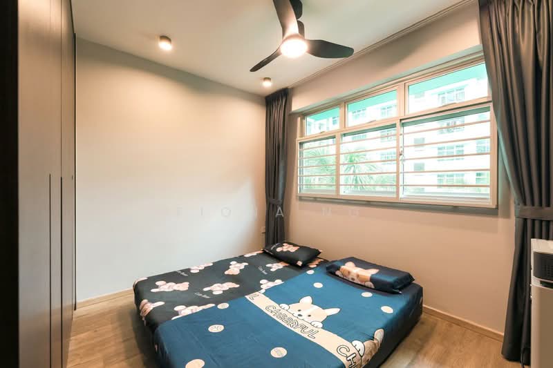574 Choa Chu Kang Street 52, 574 Choa Chu Kang Street 52, 3 Bedrooms, 990 sqft, HDB Flat For Sale, by Fiona Ng, 500118213 - Master Bedroom - PropertyGuru.com.sg