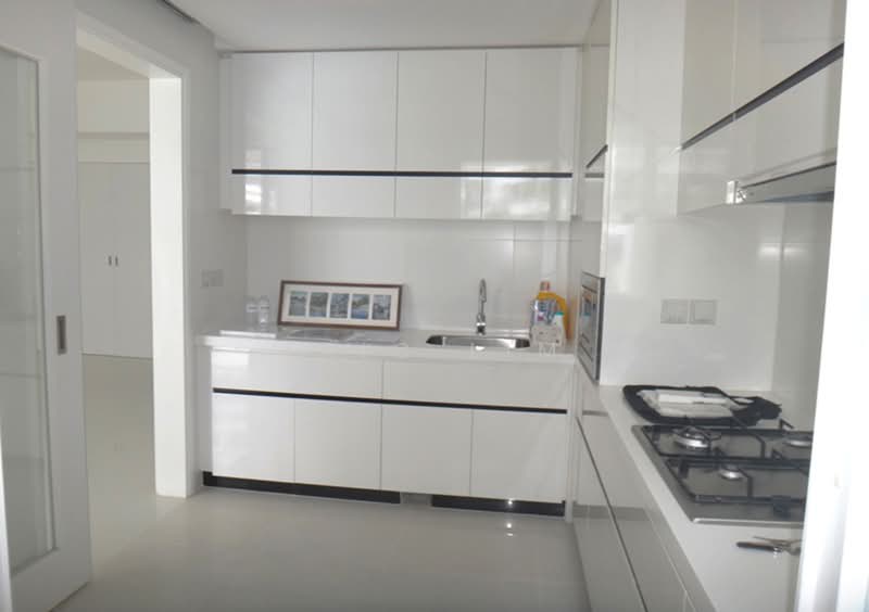 The Interlace, 182 Depot Road, 2 Bedrooms, 1,066 sqft, Condominium For Sale, by Eric Lim, 500118223 - Kitchen - PropertyGuru.com.sg